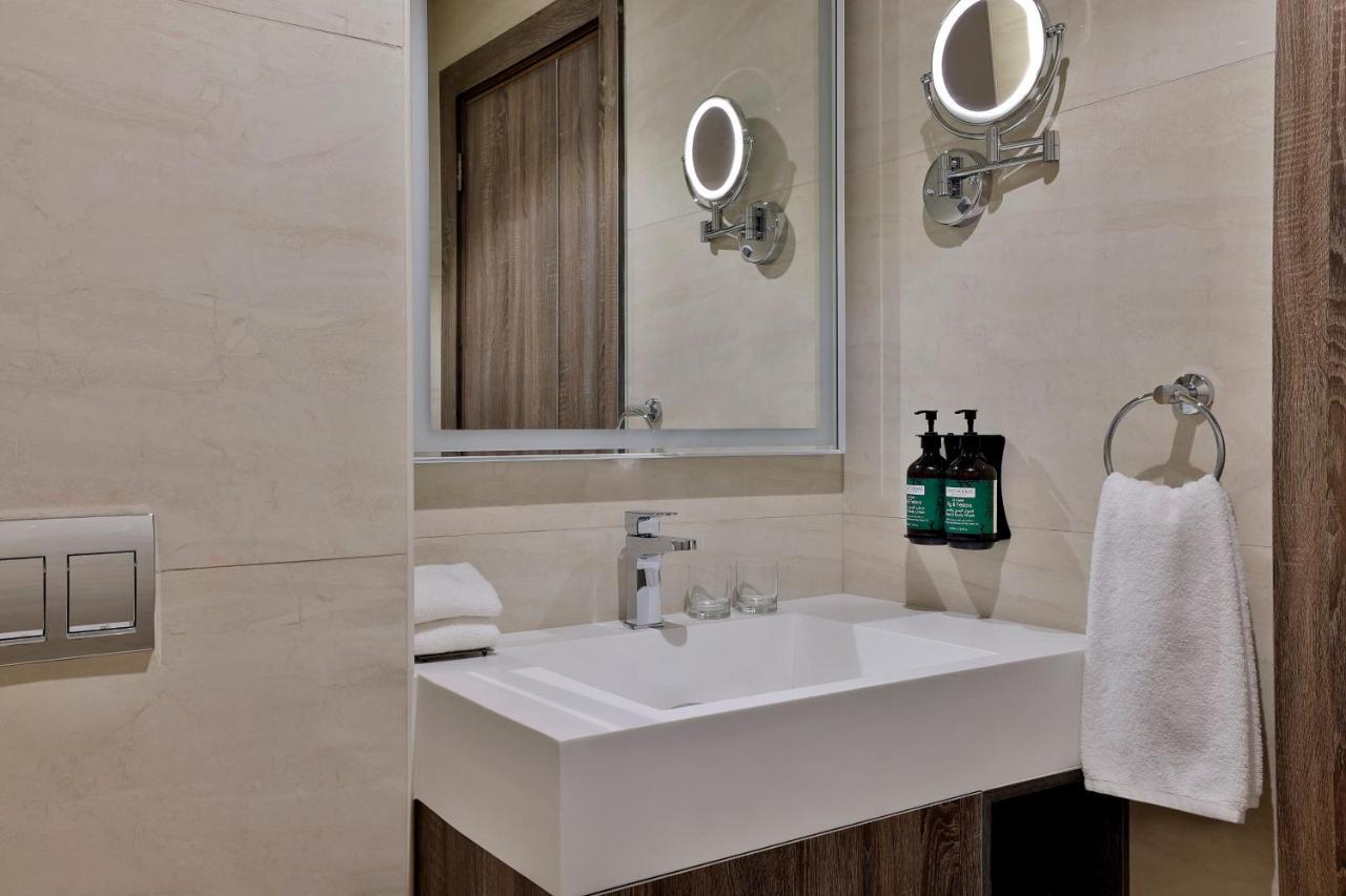 Hotel Voco Al Khobar By Ihg Zewnętrze zdjęcie Bathroom