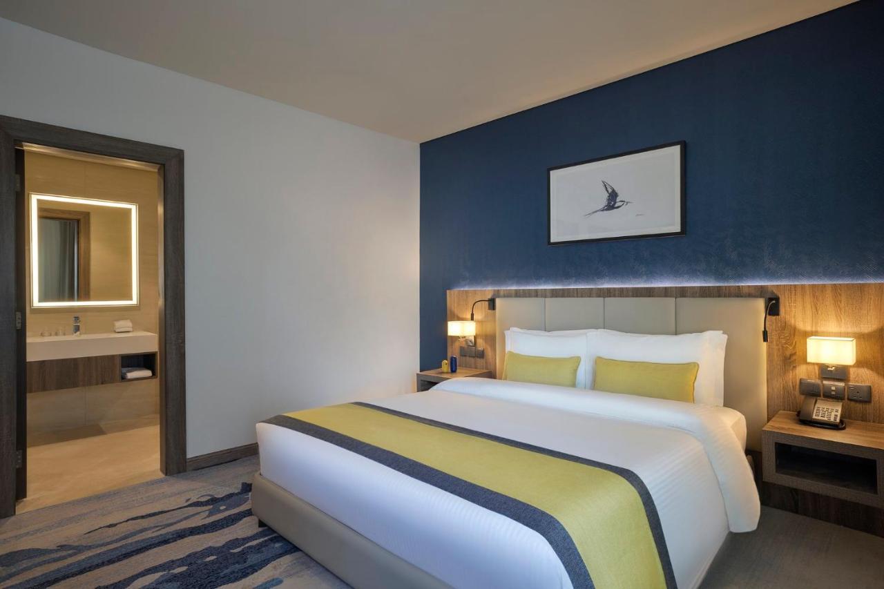 Hotel Voco Al Khobar By Ihg Zewnętrze zdjęcie A bedroom at the hotel
