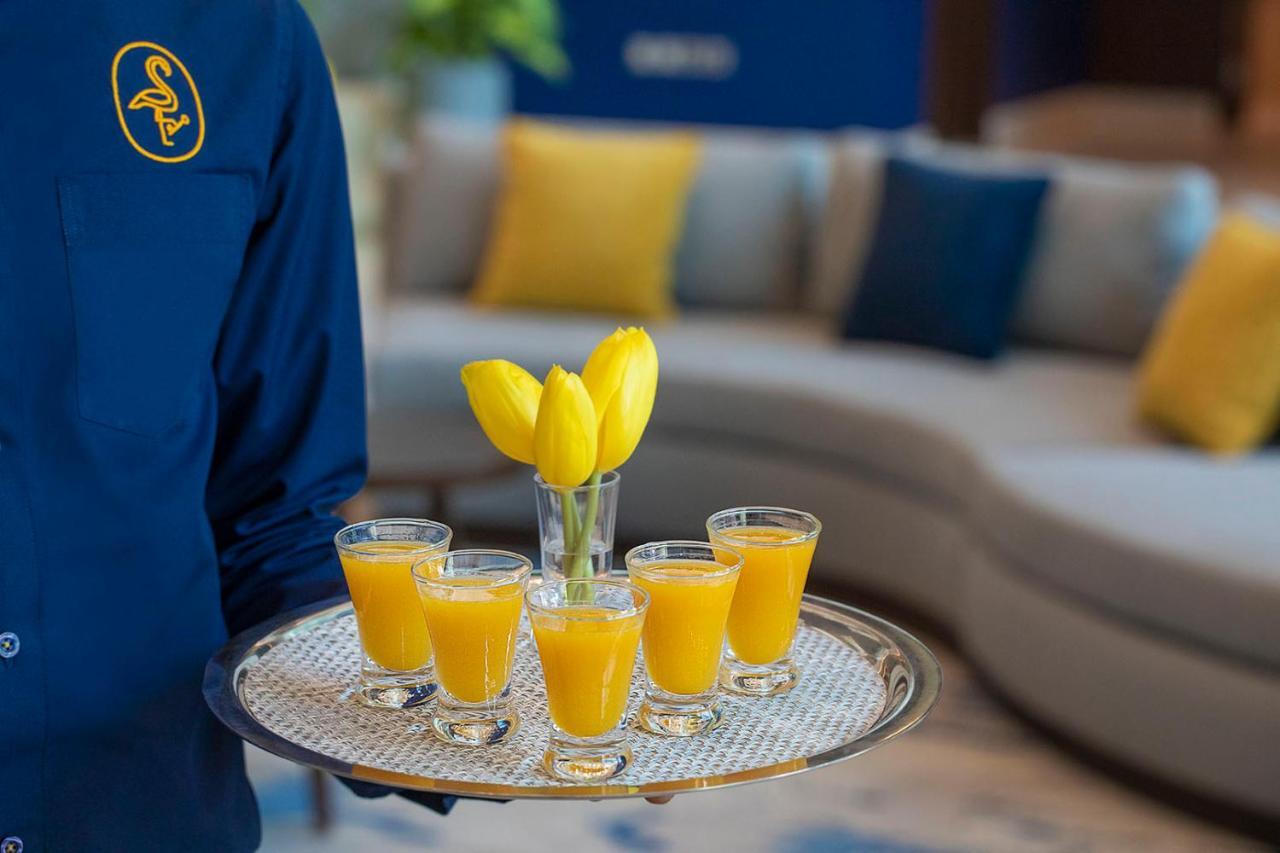 Hotel Voco Al Khobar By Ihg Zewnętrze zdjęcie A tray of orange juice