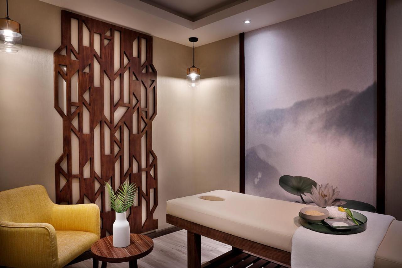Hotel Voco Al Khobar By Ihg Zewnętrze zdjęcie A treatment room at the spa